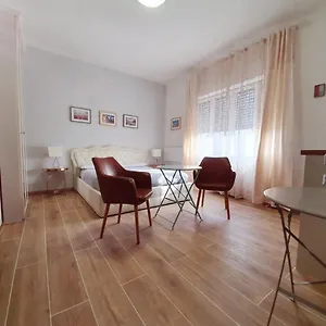 Angela's Milán